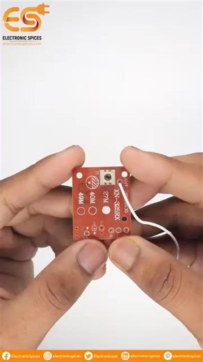 𝐄𝐱𝐩𝐥𝐨𝐫𝐞 𝐭𝐡𝐞 𝐩𝐨𝐰𝐞𝐫 𝐨𝐟 𝐨𝐮𝐫 𝟒𝐂𝐇 𝐑𝐂 𝐑𝐞𝐦𝐨𝐭𝐞 𝐂𝐨𝐧𝐭𝐫𝐨𝐥 𝐂𝐢𝐫𝐜𝐮𝐢𝐭 𝐏𝐂𝐁 – 𝐩𝐞𝐫𝐟𝐞𝐜𝐭 𝐟𝐨𝐫 𝐲𝐨𝐮𝐫 𝐰𝐢𝐫𝐞𝐥𝐞𝐬𝐬 𝐃𝐈𝐘 𝐚𝐧𝐝 𝐚𝐮𝐭𝐨𝐦𝐚𝐭𝐢𝐨𝐧 𝐩𝐫𝐨𝐣𝐞𝐜𝐭𝐬. 𝐅𝐫𝐨𝐦 𝐫𝐨𝐛𝐨𝐭𝐢𝐜𝐬 𝐭𝐨 𝐬𝐦𝐚𝐫𝐭 𝐞𝐥𝐞𝐜𝐭𝐫𝐨𝐧𝐢𝐜𝐬, 𝐭𝐡𝐢𝐬 𝐜𝐨𝐦𝐩𝐚𝐜𝐭 𝐛𝐨𝐚𝐫𝐝 𝐢𝐬 𝐚 𝐠𝐚𝐦𝐞-𝐜𝐡𝐚𝐧𝐠𝐞𝐫. 𝐁𝐮𝐲 𝐍𝐨𝐰 : https://electronicspices.com/product/4ch-rc-remote-control-27mhz-circuit-pcb-transmitter-receiver-board-with-antenna-radio-system-for-toy-ca