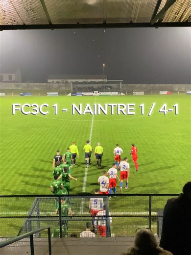Résultats de nos séniors à mi-saison ! Notre équipe séniors Régional 3 négocie parfaitement leur match en retard contre Naintré et débute 2026 sur les chapeaux de roue ! Sur un terrain qui, à cause des intempéris, s'est dégradé au fil des quarts d'heures. Les joueurs d'Eduardo Olivera se sont vu mener au score à la mi-temps sur le score de 0-1 . Dès le retour des vestiaires Aurélien Cornuaud se retrouve en face a face avec le gardien, il le négocie parfaitement pour égaliser. Sur un coup franc e