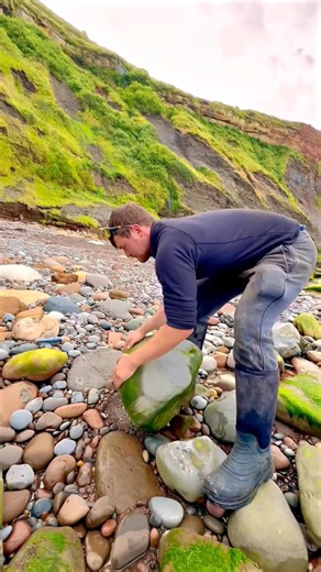 70K views · 1.2K reactions | Here are some GOLDEN Iron pyrite rocks...