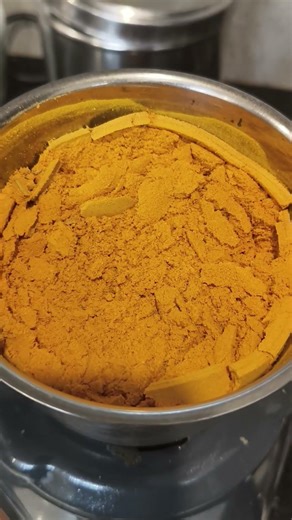 How to Grind Dried Turmeric Root into Powder