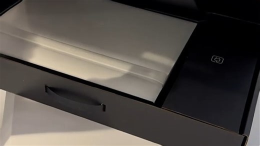 外星人电脑16寸新品游戏本AREA-51开箱！高性能怪兽降临，沉浸式体验电竞与创作双重快感，真实场景畅享丝滑操作新境界