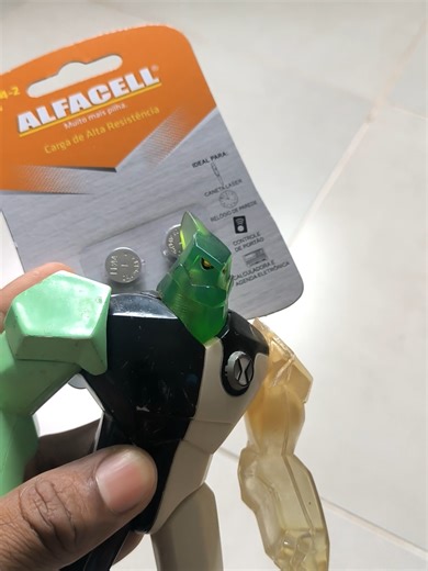 Finalmente comprei as Pilhas para o meu Diamante DNA Alien Heroes! EAE? já teve ou já viu esse nome o pro aí? comenta aqui 👇🏽 . #bandai #toycollector #ben10 #diamante