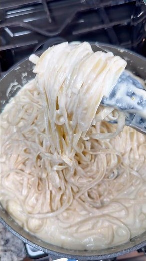 Easy 10-Minute Fettuccine Alfredo Recipe 🍝