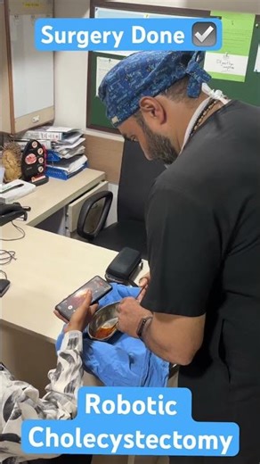 Dr Hemanth Kumar #cholecystectomy #delhihospital #healthcare #fortishospital #robotics #shorts #care