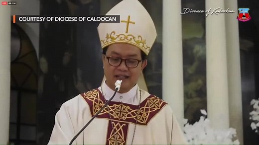 Caloocan Bishop Pablo Virgilio “Ambo” David delivers the homily in an online Mass on Maundy Thursday, April 9, 2020, as he reflects Holy Week in the time of COVID-19 | Rappler