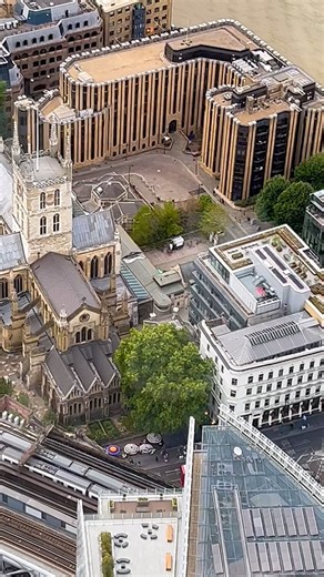 4.8K views · 138 reactions | A Sunday view from London Town ✨ #londonskyline #londontown #londonviews #londonbridge #citylife #visitlondon #sholalawrence | Shola Lawrence | Facebook