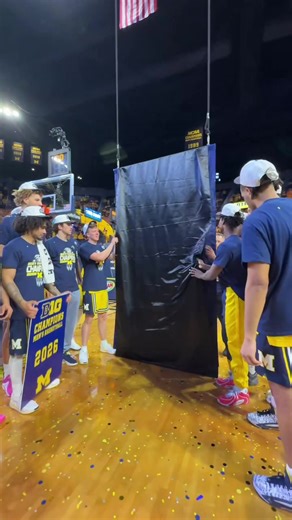 Add it to the rafters! Look at that trophy! #BigTenChamps #GoBlue #Michigan #CollegeBasketball