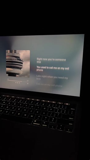 #hotlinebling #macbook #fyp #lyric | hotline bling