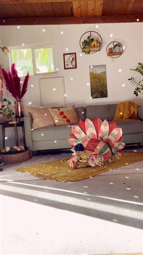 How we’re rolling up to thanksgiving dinner! Happy Thanksgiving week everyone! We’re grateful for so much this year, including all of you! #turkey #thanksgiving #discovibes #funnyanimals | Ethel the Glamour Tort