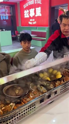 This seafood restaurant in Lanzhou tastes so authentic, it's like being at the seaside!