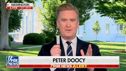 🚨 WHITE HOUSE “ACCIDENTALLY” LEAKS UFO HARD DRIVE TO PETER DOOCY — AND THE FOOTAGE IS SOMETHING THEY CAN’T EXPLAINA White House official reportedly left a hard drive labeled “AARO FILES — COPY 2 OF 3” on his desk… overnight.Peter shares the footage in a world exclusive:• Multiple “UNRESOLVED UAP” videos released all at once• Objects tracked over UAE, Iraq, and Greece — all officially unexplained• One described as an “inverted teardrop” with something trailing beneath it• Another moving across t