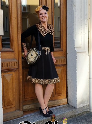 Et si tu osais casser les codes avec du léopard ?! 🐆 Top, jupe et sac @bannedretro Col Pin up et Moi Pour nous suivre et commander ⤵️ https://linktr.ee/pinupetmoi #vintage #pinupetmoi #retro #secondhand #smallbusiness