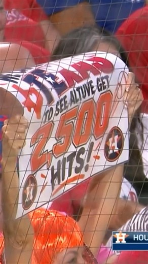 Jose Altuve Reaches 2,500 Career Hits with a Double!