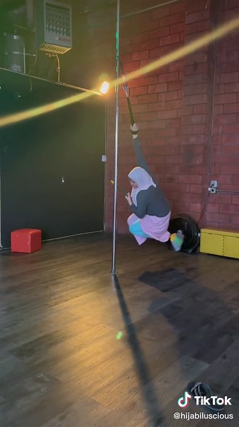 When it’s Halloween but a h0 gotta clean #cleantok #halloween #persiantiktok