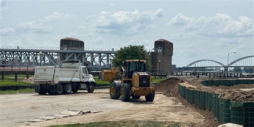 HESCO flood barriers coming down in downtown Davenport
