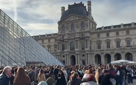 Louvre, stop allo sciopero dei dipendenti: il museo riapre normalmente