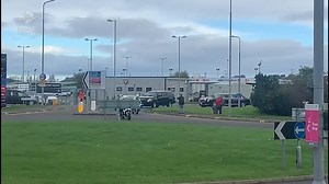 Joe Biden's motorcade leaves Edinburgh Airport as the US President heads to @COP26 in Glasgow. https://news.stv.tv/scotland/us-president-joe-biden-arrives-in-scotland-for-cop26-summit?top | STV News