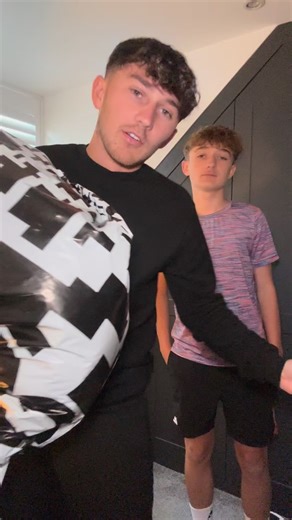 Connor Bainbridge on Instagram: "@asos reviews are back!! With a special judge All outfits are @asos @asos_man AD #explorepage #reels #reelsvideo #funny #comedy #viral #funnyreel #funny #reel #viralvideo #britishfamily #funnybritish #britishfamily #britishhumour"