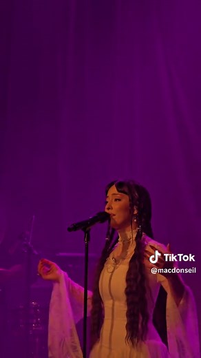 Minefields - @faouzia (live in cologne) #faouzia #minefields #filmnoir #cologne #fy