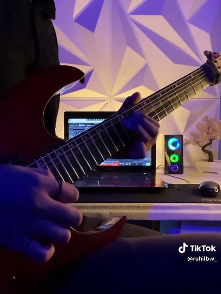 Reckless #guitarcover #guitartok #reckless #electricguitar #foryou @madison beer