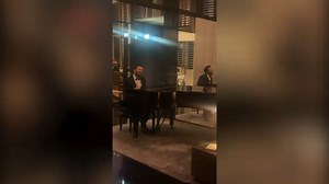 26K views · 120 reactions | Cremonini canta a sorpresa nel locale di Armani dopo aver assistito alla Prima della Scala | HuffPost Italia | Facebook