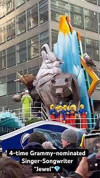 “Jewel” Musical Artist, on ”The Land of Ice and Wonder” Float #macysthanksgivingdayparade 2025