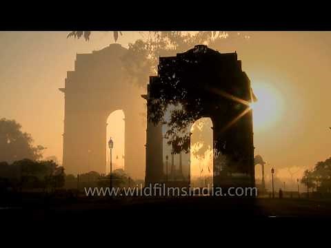 India Gate an Arc-de-Triomphe, at sunrise and sunset