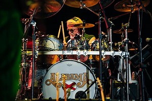 ALABAMA and Former Drummer Mark Herndon Reunite for the First Time in Over 20 Years - NewsBreak