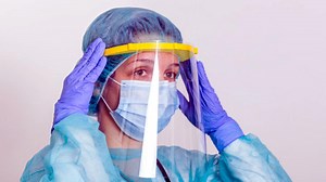 पीपीई किट पहनने वालों के लिए पेट्रोलियम जेली और टैल्कम पाउडर बना वरदान