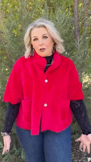 This red faux fur top is perfect for the holidays!! It’s such an amazing piece!!😍 https://horsecreekboutique.com/products/red-faux-capelet-jacket | Horse Creek Boutique