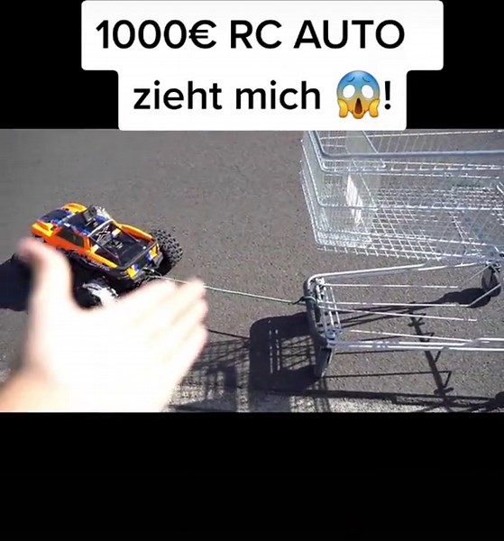 RC Auto zieht mich 😂🤯 #fyp #viral #rcauto #xmaxx
