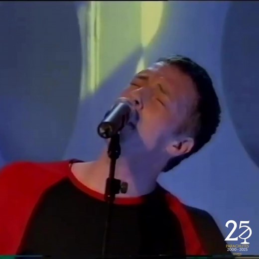 Coldplay's Iconic 'Yellow' Performance on Top Of The Pops