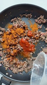 Nacho beef folded wrap 😍 If you’ve followed me for a while you know I love any type of folded wrap and this has got to be one of my favourite versions 🌯. It’s got taco seasoned beef, lettuce, crunchy tortilla chips, nacho cheese sauce and cheese 😮‍💨 It had to go in my brand new cookbook 20-Minute Low-Cal Kitchen Bangers landing in just 5 days! 🫶🏼 Pre order yours now through my bio so it’s ready for launch day 🫢 • • ______ #fakeaway #lowcalorierecipes #highproteinmeals #easyrecipes #beefre