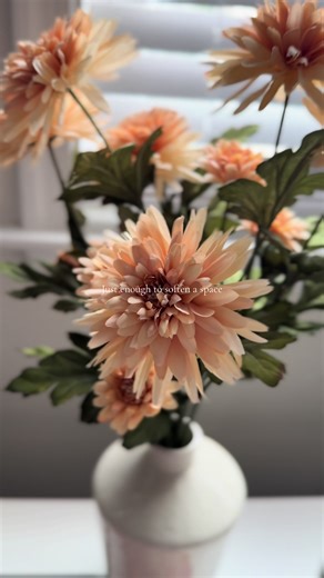 Perfect neutral florals for shelves, entry tables, or kitchen counters — and they’re clearance. #hearthandhandwithmagnolia #targetclearance #floraldecor #springdecor