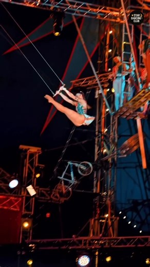 Acrobat Shows Insane Control #shortsfeed #viral #circus #10million