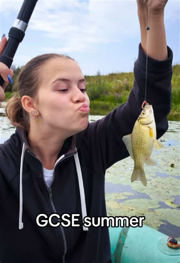 CONGRATS TO ALL THOSE WHO HAVE FINISHED GCSEs 💪🎉❤️ #studytok #gcsesummer #gcse #holiday #alevels