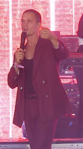 39K views · 58 reactions | Jonathan Johansson - Stockholm. What a perfect way to kick off the last day of Way Out West 2025. Video from @tv4. Find more clips and concerts from Way Out West at TV4 Play. | Way Out West | Facebook