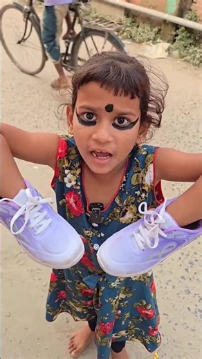 Introducing the "VitaWear SmartBand," a next-generation wearable gadget 🎉 ds524