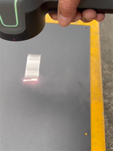 Laser coating stripping is easy with the advanced Xlaserlab Q1 Laser Cleaner 💯💯 #Xlaserlab #XlaserlabQ1 #lasercleaning #rustremoval #satisfying #asmr