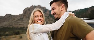 How to Woo a Woman: 15 Ways to Sweep Her Off Her Feet