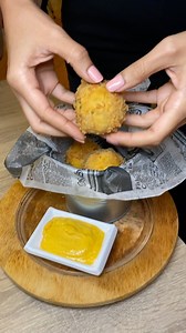 Aji de Gallina Bites (Spicy, creamy Peruvian chicken stew) 😍🍗🇵🇪 #ajidegallina #chicken #fritters | Foody Fetish