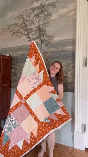 Sugar Pie Quilt Co. | Stephanie & Lilly on Instagram: "Simple quilting on an adorable Bear Paw quilt? Swoon 殺 ✨ Quilting on a domestic machine doesn’t have to be complicated! Sometimes the simplest choice—straight line quilting—is exactly what a quilt needs.  Perfect for beginners, relaxing for seasoned quilters, and always a classic finish. Would you try this on your next quilt? 淋 Fabrics are @artgalleryfabrics and @rubystarsociety"