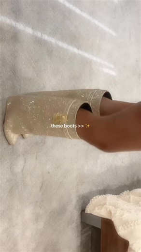 Lucia Voss✨ on Instagram: "Lucia Voss🤍 #itgirl #boots"