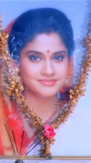 ᴊᴜꜱᴛ ꜰᴇᴇʟ ɪᴛ'ꜱ on Instagram: "लो चली मैं /✨💖 🔸 🔹 Credits💘👇 Song Name : Lo Chali Main Album / Movie : Hum Aapke Hain Koun...! (1994) Star Cast : Salman Khan, Madhuri Dixit, Mohnish Bahl, Renuka Shahane, Reema Lagoo, Alok Nath, Anupam Kher, Bindu, Ajit Vachani, Satish Shah, Himani Shivpuri, Dilip Joshi, Laxmikant Berde, Priya Arun Singer : Lata Mangeshkar Music Director : Raamlaxman Lyrics by : Ravinder Rawal Music Label : © Sa Re Ga Ma ▪️ ▫️ ▪️ 🙏 &#