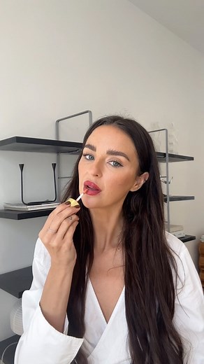 Date night makeup, using some contouring techniques we’ve learnt through the incredible artists we’ve worked with along the way.⁠ Sar experiments with the eyeshadow pallet in Dusk, bronzed tones along with the Artistry Lip Liner in Persian Chilli for a bright lip ♥️⁠ ⁠ ⁠ #EOHbeauty #eyeofhorus #eyeofhoruscosmetics #beauty #makeup #naturalbeauty #crueltyfreebeauty #byronbay #australianmade #datenight #datenightmakeup | Eye of Horus Cosmetics