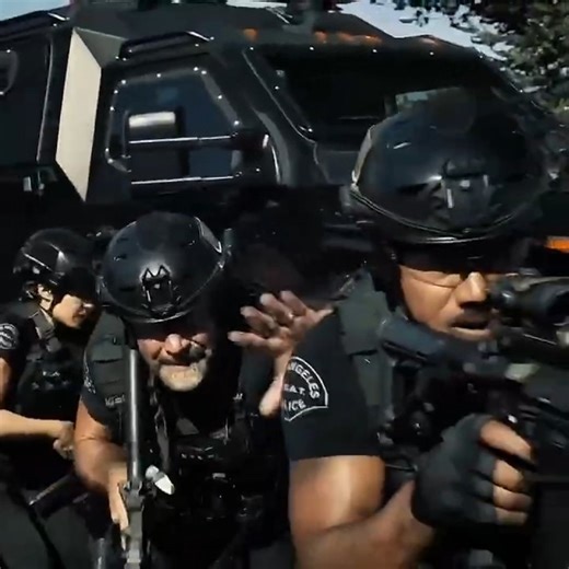 👮‍♂️💀 #americanpolice #usacops #policedepartment #swat #shortsvideo #usaswat #edit #100millon #law