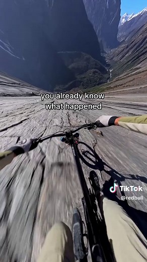 he really had to improvise at the worst possible moment 🏔️ 🚴‍♂️: Gee Atherton #redbull #givesyouwiiings #energydrink #mtb #mountainbike