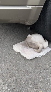 Everyone keeps asking how I put the tire tracks on my frog sculptures 🐸🛞💨 #frogcore #reveal #artprocess #sculpture #ceramics #clay #castandaltered #slipcast #toad #frogspotting #frogart #minecraft #potterystudio #handmade #funny | Kalliope Yvonne Ceramics