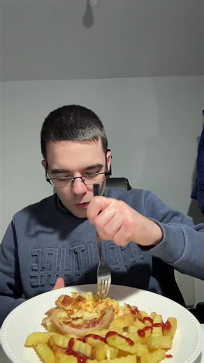 matthewrobertspranks (@matthewrobertspranks)’s videos with original sound - matthewrobertspranks