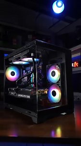 High-performance ⚡productivity and gaming at just $3,199. The LEVEL 7 INTEL is built to handle demanding workloads and high-FPS gaming without the premium price tag. Powered by the Intel Core Ultra 5 245K🔹, featuring high-performance P-cores for intensive tasks and E-cores for seamless multitasking. Paired with the RTX 5080, experience next-gen gaming with DLSS 4 and Frame Generation, boosting frame rates while maintaining sharp, responsive visuals. 🖥️ A system built for creators and gamers wh